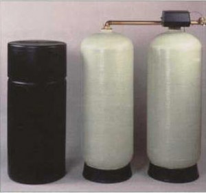 Dual tank water softener for commercial application